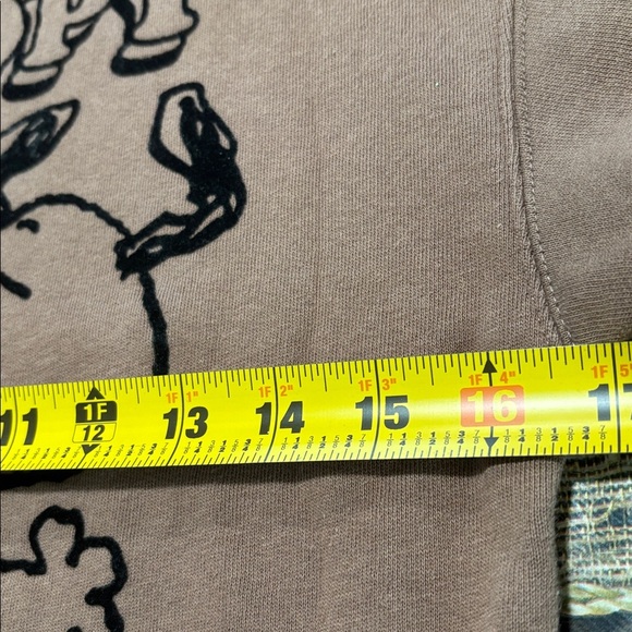 Zara No label on the neckSnoopy Graphic Sweatshirt Itās cute ā¤ļøš¤size aprox 5/6 - Picture 9 of 10